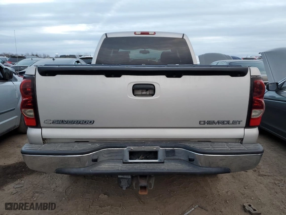 2004 Chevrolet Silverado 2500 Crew Cab LS with VIN 1GCGC23U44F183017, listed as a Copart auction lot 44330035 with 182,195 mi miles and Salvage Title. Bid and sale history available at carsss.com. Image 6.