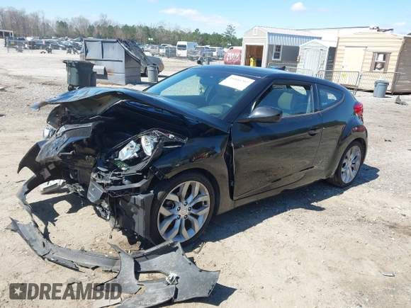2013 Hyundai Veloster w/Gray Int with VIN KMHTC6AD9DU137473, listed as a IAAI auction lot 41846203 with 67,781 mi miles. Bid and sale history available at carsss.com. Image 17.
