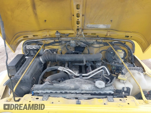 2004 Jeep Wrangler Sport z VIN 1J4FA49S04P701986, wystawiony jako IAAI lot #42256648 z przebiegiem 129 946 mil mil oraz . Historia ofert i sprzedaży dostępna na DreamBid. Obrazek 10.