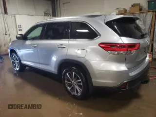 2019 Toyota Highlander SE z VIN 5TDJZRFHXKS745415, wystawiony jako Copart lot #49050585 z przebiegiem 81 440 mil mil oraz Szkoda całkowita • Salvage title. Historia ofert i sprzedaży dostępna na DreamBid. Obrazek 2.