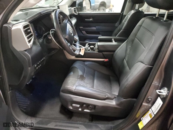 2024 Toyota Tundra 4WD SR5 with VIN 5TFLA5DB3RX133911, listed as a Copart auction lot 87292404 with 36,518 mi miles and Salvage Title. Bid and sale history available at carsss.com. Image 7.