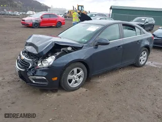 2016 Chevrolet Cruze Limited LT with VIN 1G1PE5SB0G7196267, listed as a IAAI auction lot 42027390 with 33,600 mi miles. Bid and sale history available at carsss.com. Image 2.