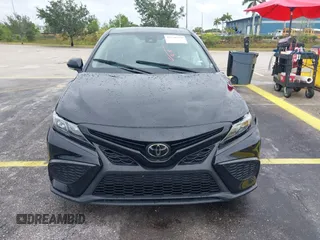 2023 Toyota Camry SE z VIN 4T1G11AK4PU121775, wystawiony jako IAAI lot #42236239 z przebiegiem 51 146 mil mil oraz . Historia ofert i sprzedaży dostępna na DreamBid. Obrazek 13.