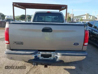 2003 Ford F-250 XL с VIN 1FTNX21F53EA44163, выставлен на аукционе IAAI как лот 41989527 с пробегом 233 059 миль миль и . История ставок и продаж доступна на DreamBid. Изображение 16.
