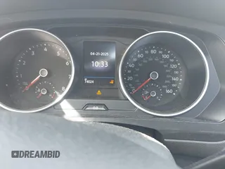 2021 Volkswagen Tiguan SE z VIN 3VV3B7AX5MM027369, wystawiony jako IAAI lot #42082821 z przebiegiem 74 024 mil mil oraz . Historia ofert i sprzedaży dostępna na DreamBid. Obrazek 7.