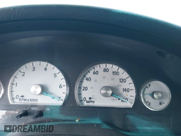 2004 Ford Thunderbird Deluxe with VIN 1FAHP60A14Y106321, listed as a IAAI auction lot 42086505 with Not Provided miles. Bid and sale history available at carsss.com. Image 7.