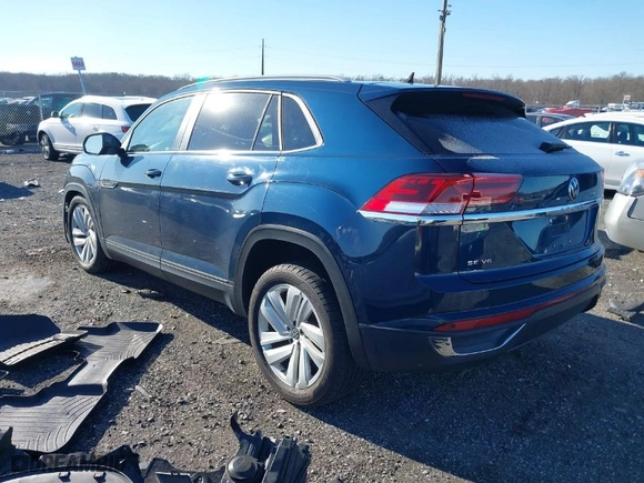 2021 Volkswagen Atlas Cross Sport 3.6L V6 SE w/Technology with VIN 1V2JE2CA5MC206701, listed as a IAAI auction lot 41165558 with 52,631 mi miles. Bid and sale history available at carsss.com. Image 3.