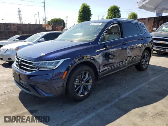 2022 Volkswagen Tiguan SE with VIN 3VV3B7AX2NM066793, listed as a Copart auction lot 63607975 with 10,101 mi miles and Salvage title. Bid and sale history available at DreamBid. Image 1.