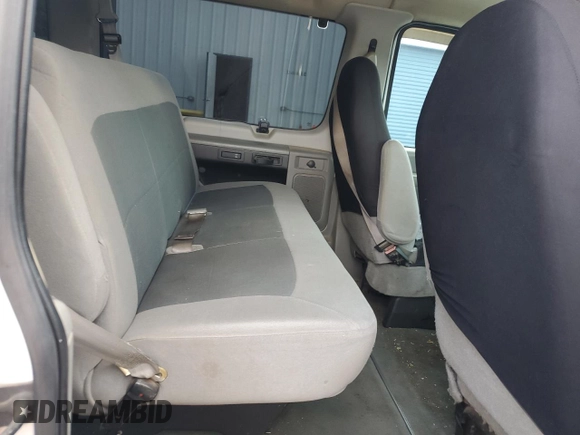 2007 Ford Econoline Passenger XL z VIN 1FMNE11L77DA19889, wystawiony jako Copart lot #60891385 z przebiegiem 275 661 mil mil oraz Szkoda całkowita • Salvage title. Historia ofert i sprzedaży dostępna na DreamBid. Obrazek 11.