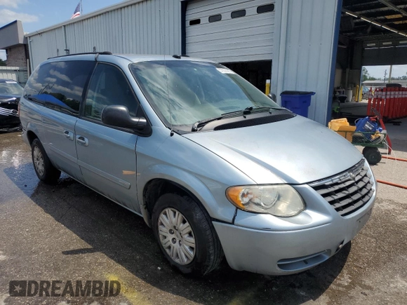 2005 Chrysler Town & Country LX z VIN 2C4GP44R95R519278, wystawiony jako Copart lot #57036085 z przebiegiem 202 229 mil mil oraz Szkoda całkowita • Salvage title. Historia ofert i sprzedaży dostępna na DreamBid. Obrazek 4.