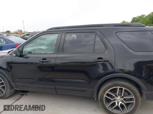 2016 Ford Explorer Sport z VIN 1FM5K8GT6GGC15541, wystawiony jako IAAI lot #42296535 z przebiegiem 197 030 mil mil oraz . Historia ofert i sprzedaży dostępna na DreamBid. Obrazek 14.