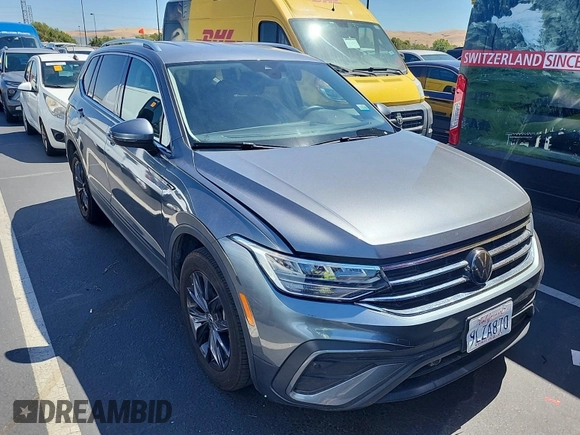 2024 Volkswagen Tiguan SE z VIN 3VV3B7AX7RM106937, wystawiony jako IAAI lot #42845192 z przebiegiem 32 134 mil mil oraz . Historia ofert i sprzedaży dostępna na DreamBid. Obrazek 46.