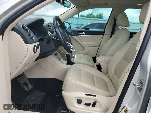 2013 Volkswagen Tiguan SE с VIN WVGBV7AXXDW548780, выставлен на аукционе Copart как лот 55157985 с пробегом 92 767 миль миль и Списание • Salvage title. История ставок и продаж доступна на DreamBid. Изображение 7.