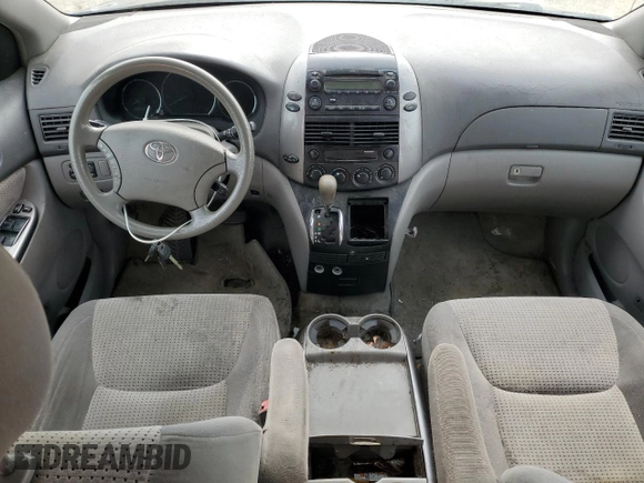 2008 Toyota Sienna CE z VIN 5TDZK23C18S127223, wystawiony jako Copart lot #58205595 z przebiegiem Nie podano mil oraz Czysty tytuł • Clean title. Historia ofert i sprzedaży dostępna na DreamBid. Obrazek 8.