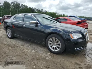 2012 Chrysler 300 Limited z VIN 2C3CCACG6CH144305, wystawiony jako Copart lot #51346195 z przebiegiem 133 872 mil mil oraz Szkoda całkowita • Salvage title. Historia ofert i sprzedaży dostępna na DreamBid. Obrazek 4.
