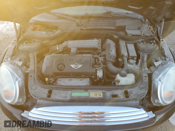 2009 MINI Convertible с VIN WMWMR335X9TU95882, выставлен на аукционе Copart как лот 85075864 с пробегом 101 873 миль миль и Чистый • Clean title. История ставок и продаж доступна на DreamBid. Изображение 11.