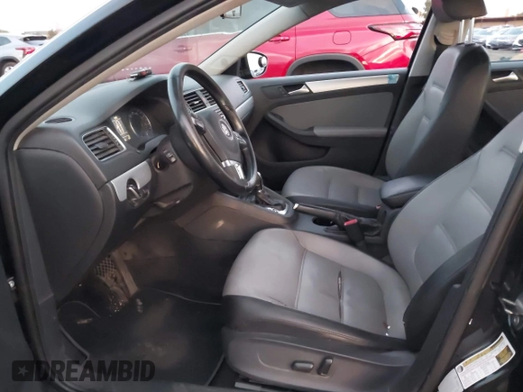 2013 Volkswagen Jetta Hybrid SEL with VIN 3VW637AJ1DM277984, listed as a IAAI auction lot 41450384 with 117,665 mi miles and . Bid and sale history available at DreamBid. Image 5.