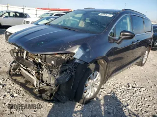2017 Chrysler Pacifica Touring L with VIN 2C4RC1BG5HR739106, listed as a Copart auction lot 50068415 with 165,688 mi miles and Salvage Title. Bid and sale history available at DreamBid. Image 1.