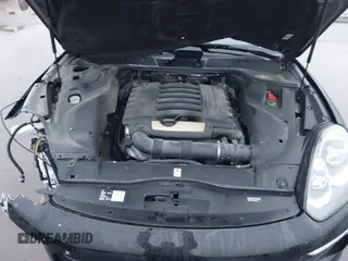 2016 Porsche Cayenne z VIN WP1AA2A29GLA00762, wystawiony jako IAAI lot #41963152 z przebiegiem 60 503 mil mil oraz . Historia ofert i sprzedaży dostępna na DreamBid. Obrazek 10.