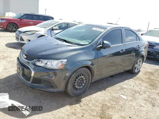 2019 Chevrolet Sonic LS z VIN 1G1JB5SB4K4102934, wystawiony jako Copart lot #47423525 z przebiegiem 71 199 mil mil oraz Szkoda całkowita • Salvage title. Historia ofert i sprzedaży dostępna na DreamBid. Obrazek 1.
