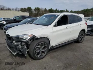 2019 BMW X1 xDrive28i z VIN WBXHT3C56K5L89903, wystawiony jako Copart lot #53606545 z przebiegiem 46 978 mil mil oraz Szkoda całkowita • Salvage title. Historia ofert i sprzedaży dostępna na DreamBid. Obrazek 1.