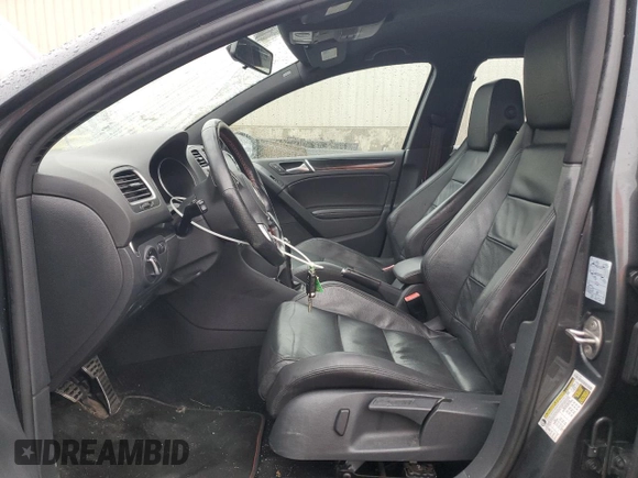 2013 Volkswagen GTI с VIN WVWGD7AJ3DW141277, выставлен на аукционе Copart как лот 51529385 с пробегом 75 137 миль миль и Списание • Salvage title. История ставок и продаж доступна на DreamBid. Изображение 7.