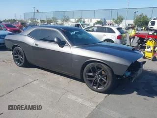 2019 Dodge Challenger R/T z VIN 2C3CDZBT9KH659551, wystawiony jako IAAI lot #42495685 z przebiegiem 68 214 mil mil oraz . Historia ofert i sprzedaży dostępna na DreamBid. Obrazek 1.
