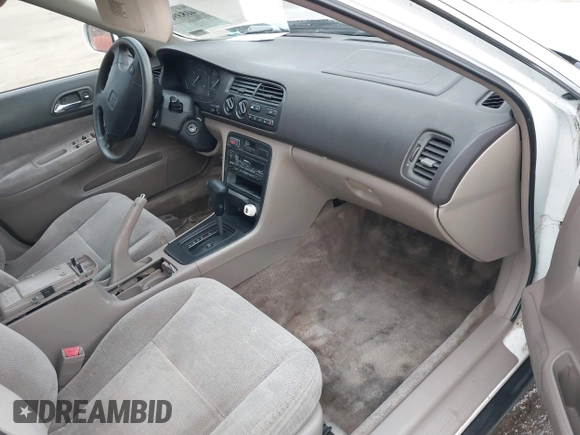 1996 Honda Accord LX with VIN 1HGCD5633TA266516, listed as a IAAI auction lot 41839684 with 162,523 mi miles and . Bid and sale history available at carsss.com. Image 5.