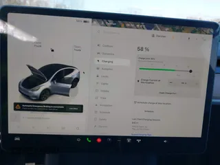 2024 Tesla Model Y Long Range z VIN 7SAYGDEE7RA300756, wystawiony jako IAAI lot #41922910 z przebiegiem 4 262 mil mil oraz . Historia ofert i sprzedaży dostępna na DreamBid. Obrazek 18.