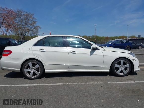 2010 Mercedes-Benz E 350 Luxury z VIN WDDHF8HB2AA259922, wystawiony jako IAAI lot #42080144 z przebiegiem 121 665 mil mil oraz . Historia ofert i sprzedaży dostępna na DreamBid. Obrazek 13.