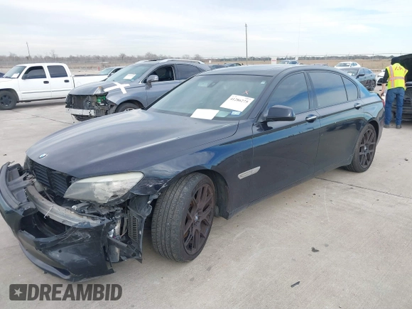 2012 BMW 7 Series 750Li with VIN WBAKB8C50CC963330, listed as a IAAI auction lot 41286275 with 186,335 mi miles. Bid and sale history available at carsss.com. Image 17.