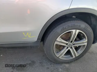 2018 Mercedes-Benz GLC 300 z VIN WDC0G4KB2JV102108, wystawiony jako Copart lot #51797515 z przebiegiem 62 798 mil mil oraz Szkoda całkowita • Salvage title. Historia ofert i sprzedaży dostępna na DreamBid. Obrazek 13.