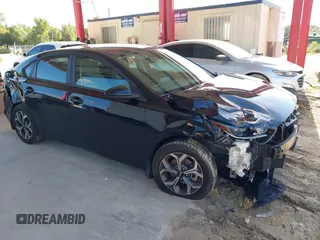 2019 Kia Forte LXS z VIN 3KPF24AD9KE060124, wystawiony jako IAAI lot #42594798 z przebiegiem 134 253 mil mil oraz . Historia ofert i sprzedaży dostępna na DreamBid. Obrazek 1.