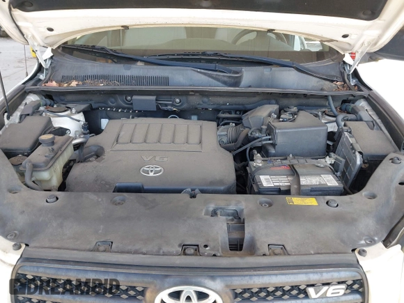 2007 Toyota RAV4 with VIN JTMZK33V075008199, listed as a IAAI auction lot 42111448 with 189,652 mi miles. Bid and sale history available at carsss.com. Image 10.