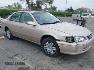 2001 Toyota Camry CE with VIN 4T1BG22K81U075758, listed as a IAAI auction lot 42024950 with 107,439 mi miles. Bid and sale history available at carsss.com. Image 1.