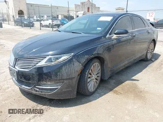 2013 Lincoln MKZ z VIN 3LN6L2G95DR822487, wystawiony jako IAAI lot #42347635 z przebiegiem 81 596 mil mil oraz . Historia ofert i sprzedaży dostępna na DreamBid. Obrazek 2.