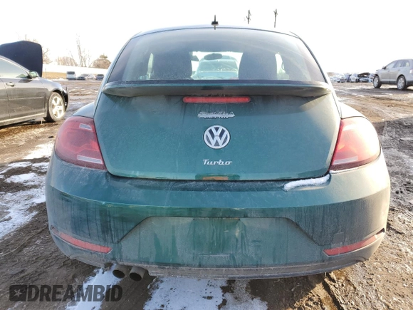 2018 Volkswagen Beetle S z VIN 3VWFD7AT7JM700755, wystawiony jako Copart lot #44312585 z przebiegiem 92 694 mil mil oraz Szkoda całkowita • Salvage title. Historia ofert i sprzedaży dostępna na DreamBid. Obrazek 6.