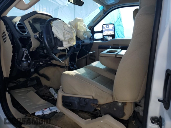 2010 Ford F-250 XL z VIN 1FTSX2BY5AEA13768, wystawiony jako Copart lot #85001124 z przebiegiem Nie podano mil oraz Szkoda całkowita • Salvage title. Historia ofert i sprzedaży dostępna na DreamBid. Obrazek 7.