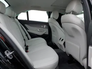 2021 Mercedes-Benz E-Class E 450 with VIN W1KZF5KBXMA880082, listed as a Copart auction lot 44267945 with 31,239 mi miles and Salvage Title. Bid and sale history available at carsss.com. Image 10.