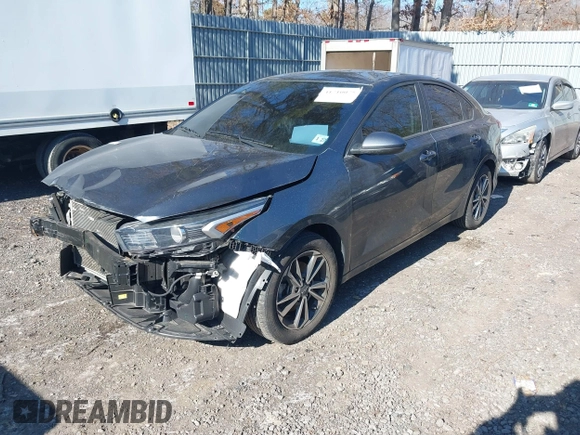 2022 Kia Forte LXS z VIN 3KPF24AD8NE464455, wystawiony jako IAAI lot #41710075 z przebiegiem 44 666 mil mil oraz . Historia ofert i sprzedaży dostępna na DreamBid. Obrazek 17.
