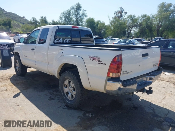 2005 Toyota Tacoma PreRunner z VIN 5TETU62N25Z062181, wystawiony jako IAAI lot #41837178 z przebiegiem 236 480 mil mil oraz . Historia ofert i sprzedaży dostępna na DreamBid. Obrazek 3.