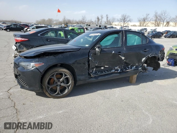 2020 Alfa Romeo Giulia Ti Sport z VIN ZARFANBN8L7638821, wystawiony jako Copart lot #49105635 z przebiegiem 41 052 mil mil oraz Szkody całkowita. Historia ofert i sprzedaży dostępna na DreamBid. Obrazek 1.
