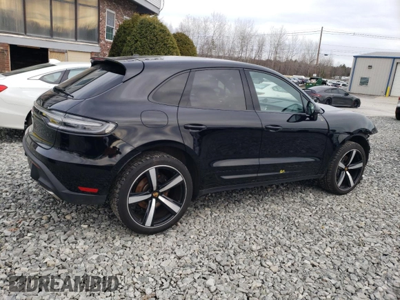 2022 Porsche Macan with VIN WP1AA2A51NLB00488, listed as a Copart auction lot 48550365 with 37,110 mi miles and Salvage Title. Bid and sale history available at carsss.com. Image 3.