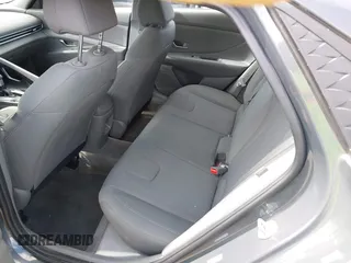 2024 Hyundai Elantra SE z VIN KMHLL4DG0RU639967, wystawiony jako IAAI lot #42430562 z przebiegiem 31 426 mil mil oraz . Historia ofert i sprzedaży dostępna na DreamBid. Obrazek 8.