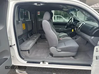 2008 Toyota Tacoma z VIN 5TEUU42N58Z487696, wystawiony jako IAAI lot #42355037 z przebiegiem 147 944 mil mil oraz . Historia ofert i sprzedaży dostępna na DreamBid. Obrazek 8.