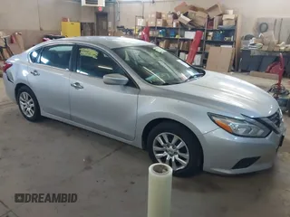 2016 Nissan Altima 2.5 S with VIN 1N4AL3APXGC168669, listed as a IAAI auction lot 41317266 with 203,240 mi miles. Bid and sale history available at carsss.com. Image 1.