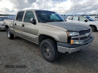 2003 Chevrolet Silverado 1500HD LS z VIN 1GCGK13U63F131030, wystawiony jako Copart lot #51332975 z przebiegiem 219 366 mil mil oraz Szkoda całkowita • Salvage title. Historia ofert i sprzedaży dostępna na DreamBid. Obrazek 4.
