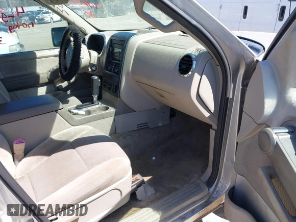 2006 Ford Explorer XLS with VIN 1FMEU62EX6UA48060, listed as a IAAI auction lot 41663300 with 227,296 mi miles. Bid and sale history available at carsss.com. Image 5.