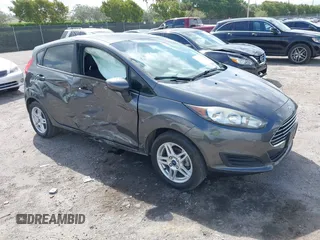 2019 Ford Fiesta SE with VIN 3FADP4EJ1KM101818, listed as a IAAI auction lot 41956641 with 40,493 mi miles. Bid and sale history available at carsss.com. Image 1.
