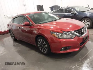 2017 Nissan Altima SL z VIN 1N4AL3AP8HC152844, wystawiony jako IAAI lot #42113911 z przebiegiem 88 932 mil mil oraz . Historia ofert i sprzedaży dostępna na DreamBid. Obrazek 1.